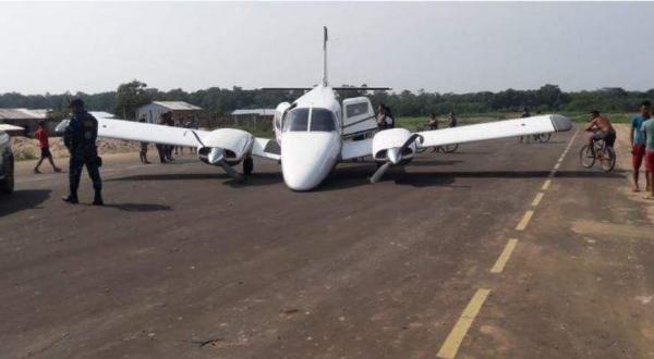Trem de pouso de avião quebra e causa acidente em Canutama Trem de pouso de avião quebra e causa acidente em Canutama