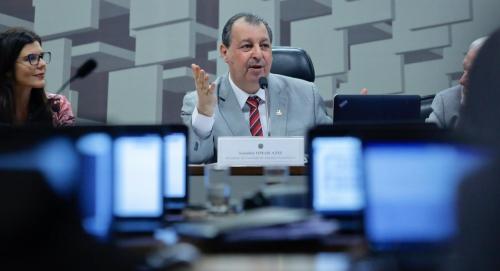 Amazonas receberá R$ 640 milhões do pacto federativo, diz senador Omar Amazonas receberá R$ 640 milhões do pacto federativo, diz senador Omar
