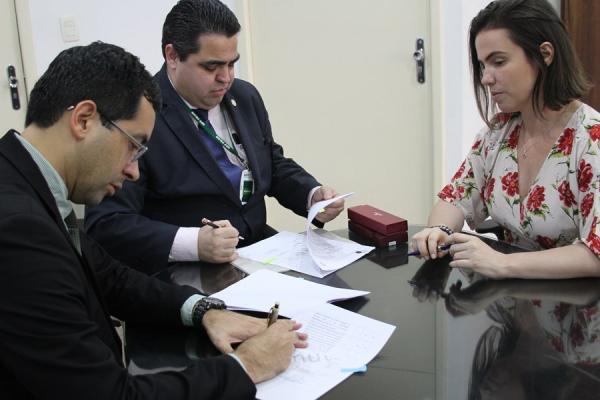MPF/AM e Ufam firmam acordo para combate à violência obstétrica MPF/AM e Ufam firmam acordo para combate à violência obstétrica