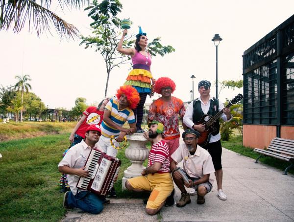 Banda Di Bubuia canta no Passo a Paço neste domingo (8) Banda Di Bubuia canta no Passo a Paço neste domingo (8)