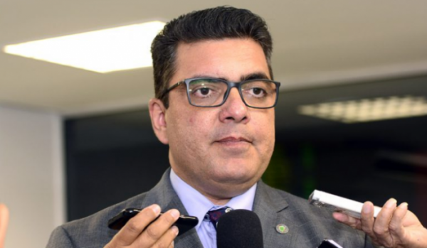 Abdala Fraxe e esposa sofrem acidente e passarão por cirurgias Abdala Fraxe e esposa sofrem acidente e passarão por cirurgias