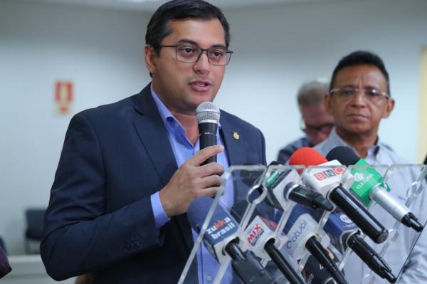 Wilson Lima assina decreto que reduz imposto de medicamentos Wilson Lima assina decreto que reduz imposto de medicamentos