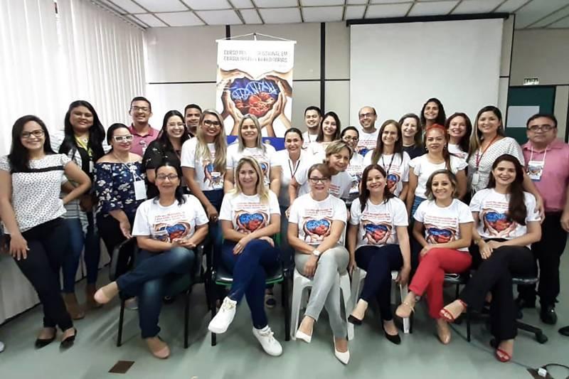 Curso capacita 500 profissionais que atuam com doenças sanguíneas Curso capacita 500 profissionais que atuam com doenças sanguíneas