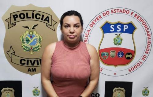Sobrinha de 'Zé Roberto da Compensa' é presa por tráfico de drogas em Manaus Sobrinha de 'Zé Roberto da Compensa' é presa por tráfico de drogas em Manaus