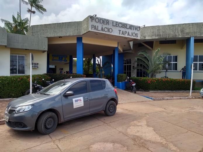 Perfuga processa sete por fraude em aluguel de veículos na Câmara de Santarém Perfuga processa sete por fraude em aluguel de veículos na Câmara de Santarém