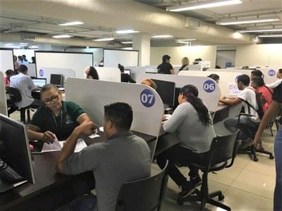 Em Manaus, imigrantes e refugiados recebem atendimentos em mutirão de cidadania Em Manaus, imigrantes e refugiados recebem atendimentos em mutirão de cidadania