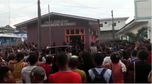 Revoltada, população de Itamarati acompanha primeira condenação por feminicídio na cidade Revoltada, população de Itamarati acompanha primeira condenação por feminicídio na cidade