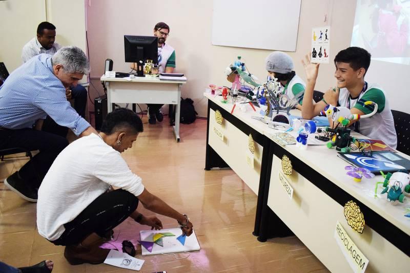 Estudantes paraenses se destacam na Feira Brasileira de Iniciação Científica Estudantes paraenses se destacam na Feira Brasileira de Iniciação Científica
