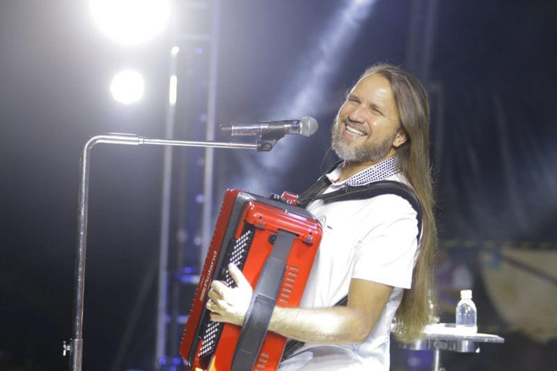 Dorgival Dantas, Kelly Mell e artistas regionais agitam segunda noite do Çairé 2019 Dorgival Dantas, Kelly Mell e artistas regionais agitam segunda noite do Çairé 2019