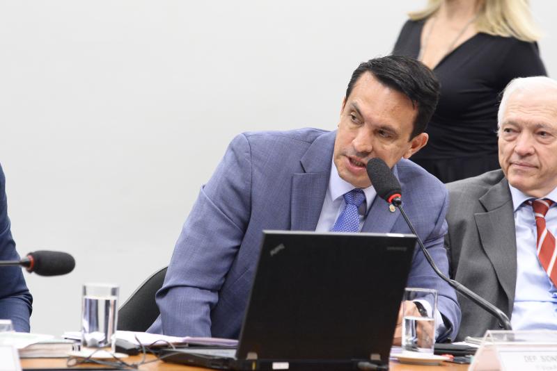 Sidney Leite denuncia à Aneel apagões e racionamentos praticados pela Amazonas Energia Sidney Leite denuncia à Aneel apagões e racionamentos praticados pela Amazonas Energia