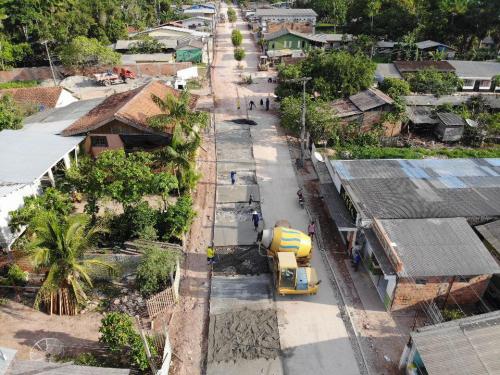Seinfra realiza obras de recuperação em ruas de Barreirinha Seinfra realiza obras de recuperação em ruas de Barreirinha