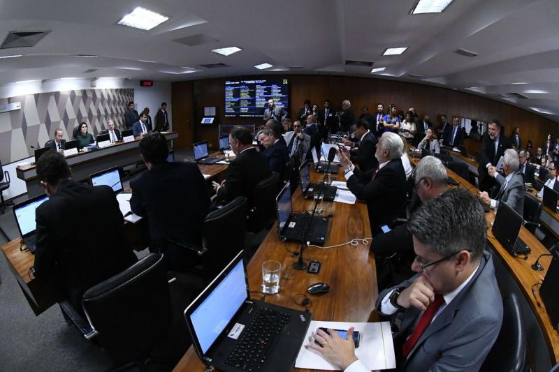 CCJ do Senado rejeita destaques; reforma da Previdência vai a plenário CCJ do Senado rejeita destaques; reforma da Previdência vai a plenário