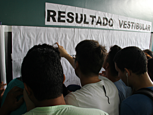 Cartão de Confirmação do Vestibular e SIS da UEA estará disponível nesta sexta (4) Cartão de Confirmação do Vestibular e SIS da UEA estará disponível nesta sexta (4)