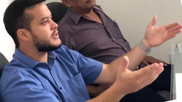 Prefeito de Coari é solto por ordem do STJ, mas adia retorno a Coari Prefeito de Coari é solto por ordem do STJ, mas adia retorno a Coari