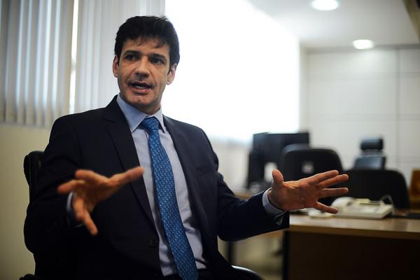 Ministro do Turismo é indiciado pela Polícia Federal no caso de 'laranjas' do PSL Ministro do Turismo é indiciado pela Polícia Federal no caso de 'laranjas' do PSL
