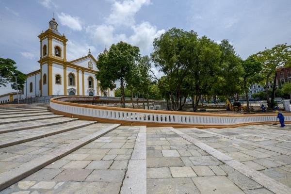 Em Manaus, Praça da Matriz recebe exposição de carros antigos Em Manaus, Praça da Matriz recebe exposição de carros antigos