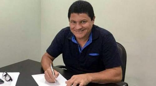 Prefeito de Tapauá 'torra dinheiro' na festa do Pescador e contrata Calcinha Preta Prefeito de Tapauá 'torra dinheiro' na festa do Pescador e contrata Calcinha Preta