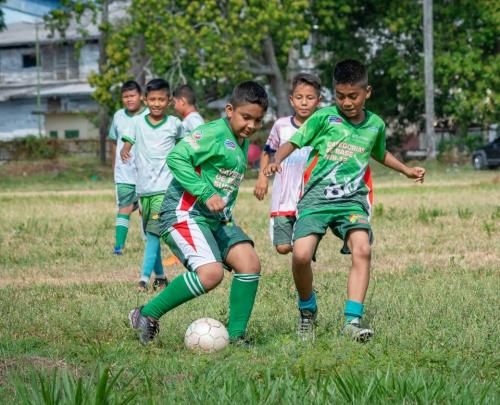 Futebol de base em festa com disputa da Copa Parintins Futebol de base em festa com disputa da Copa Parintins