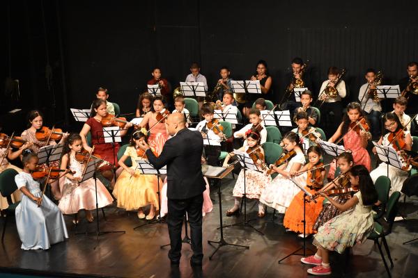 Orquestra Infantil da UEA realiza concerto no Dia das Crianças Orquestra Infantil da UEA realiza concerto no Dia das Crianças