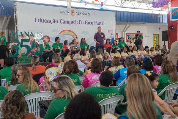 Dia do professor com muitos motivos para comemorar, diz Arthur Neto Dia do professor com muitos motivos para comemorar, diz Arthur Neto