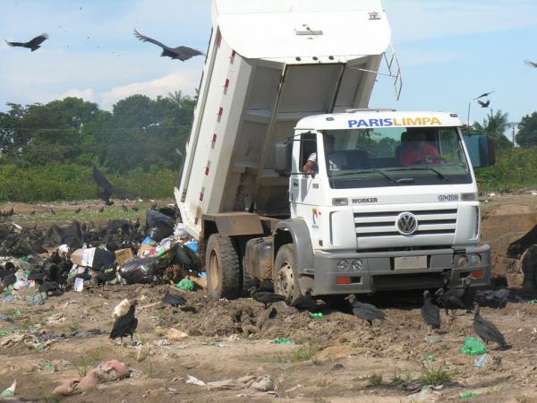 TCE firma TAG com Prefeitura de Parintins para resolver problemas do lixão TCE firma TAG com Prefeitura de Parintins para resolver problemas do lixão