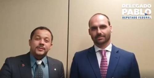 Delegado Pablo grava vídeo com Eduardo Bolsonaro e fala em 'mimimi' Delegado Pablo grava vídeo com Eduardo Bolsonaro e fala em 'mimimi'