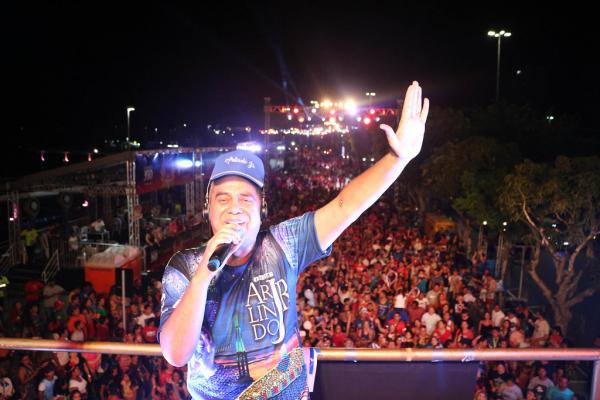 1ª noite do Boi Manaus atrai 18 mil pessoas na Ponta Negra 1ª noite do Boi Manaus atrai 18 mil pessoas na Ponta Negra