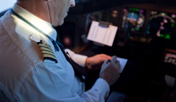 TJAM lança processo seletivo para contratar piloto de avião TJAM lança processo seletivo para contratar piloto de avião