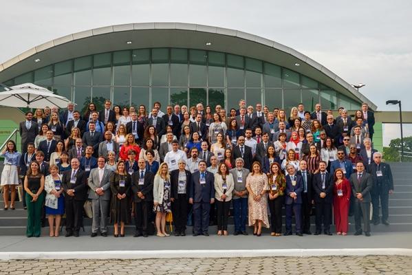Manaus sedia Seminário Internacional do Grupo Coimbra de Universidades Brasileiras Manaus sedia Seminário Internacional do Grupo Coimbra de Universidades Brasileiras
