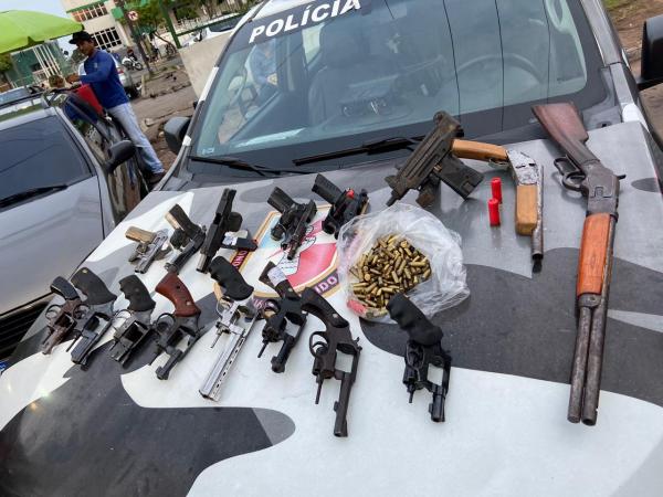 Sete corpos de mortos durante confronto com polícia são liberados para famílias Sete corpos de mortos durante confronto com polícia são liberados para famílias