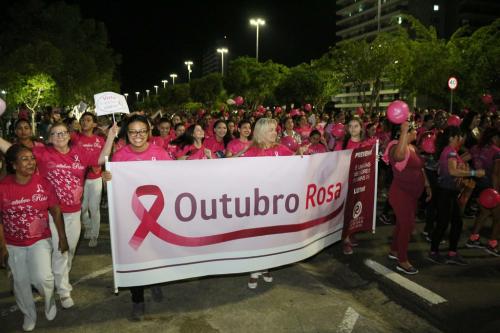 Campanha ‘Outubro Rosa’ encerra com caminhada e saldo positivo em Manaus Campanha ‘Outubro Rosa’ encerra com caminhada e saldo positivo em Manaus