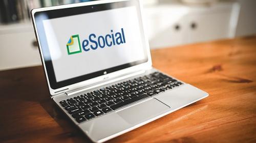 eSocial passa a substituir livro de registro de empregados