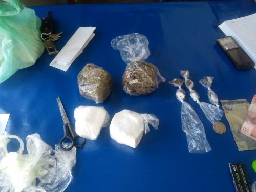 Polícia Militar detém homem com drogas em Caapiranga Polícia Militar detém homem com drogas em Caapiranga