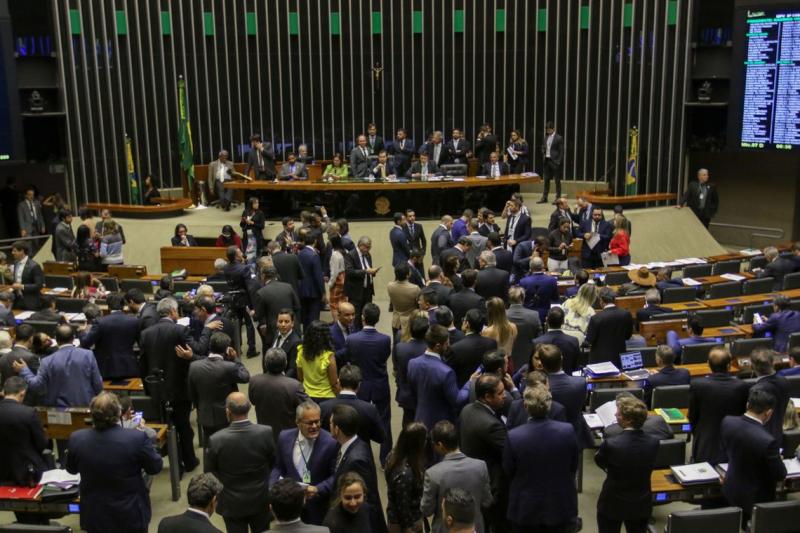 Câmara aprova MP que aumenta saques do FGTS de R$ 500 para R$ 998 Câmara aprova MP que aumenta saques do FGTS de R$ 500 para R$ 998