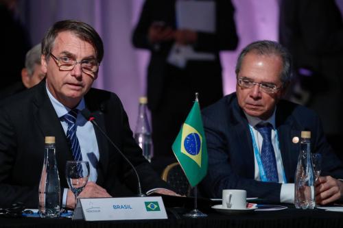 Plano Mais Brasil pode reduzir até 25% no salário de servidores; veja quem será afetado Plano Mais Brasil pode reduzir até 25% no salário de servidores; veja quem será afetado