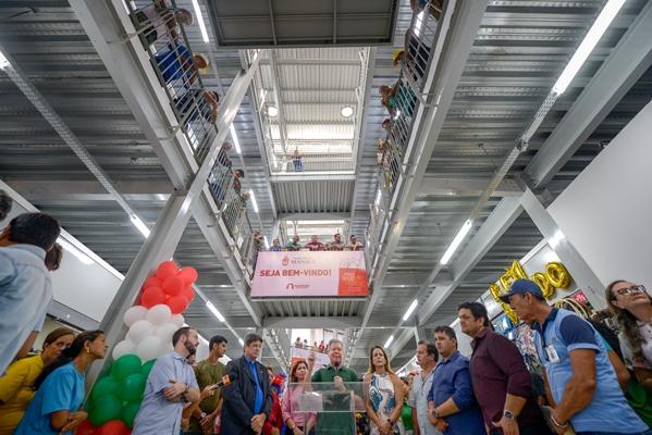 Arthur inaugura maior espaço de compra popular do Centro Histórico de Manaus Arthur inaugura maior espaço de compra popular do Centro Histórico de Manaus