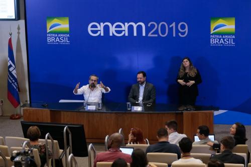 Enem dos próximos anos será um exame técnico, diz ministro da Educação Enem dos próximos anos será um exame técnico, diz ministro da Educação