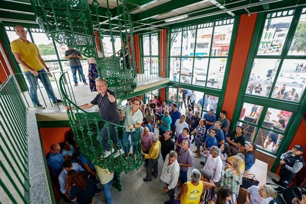 Prefeito de Manaus inaugura Pavilhão Universal com novo CAT Prefeito de Manaus inaugura Pavilhão Universal com novo CAT