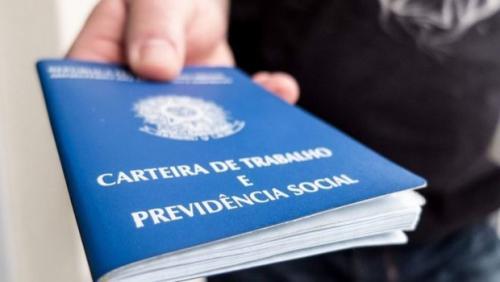 Bolsonaro acaba com registro profissional para jornalistas e publicitários Bolsonaro acaba com registro profissional para jornalistas e publicitários