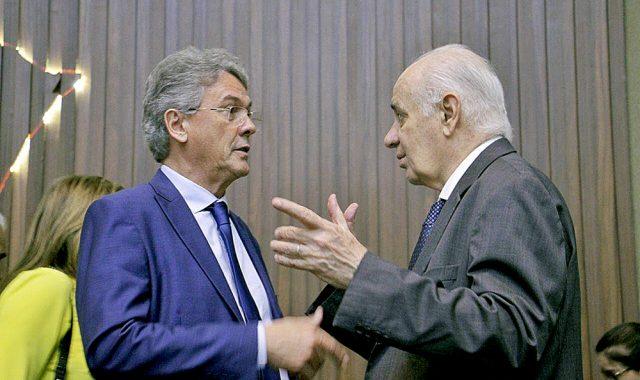 Serafim pede que presidente da AM Energia acabe com cobrança de contas em cartório Serafim pede que presidente da AM Energia acabe com cobrança de contas em cartório