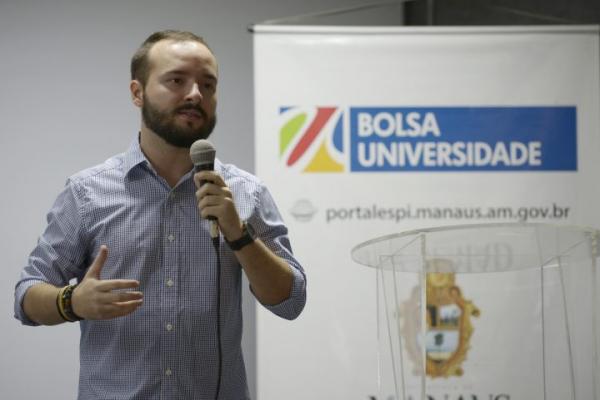 Inscrições para 17,5 mil vagas do Bolsa Universidade iniciam hoje (14) Inscrições para 17,5 mil vagas do Bolsa Universidade iniciam hoje (14)