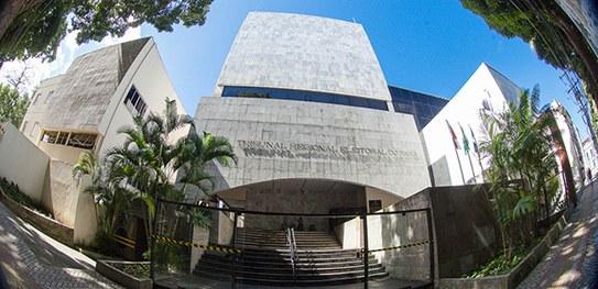 TRE/PA lança concurso com salário de até R$ 12 mil para técnicos e analistas TRE/PA lança concurso com salário de até R$ 12 mil para técnicos e analistas