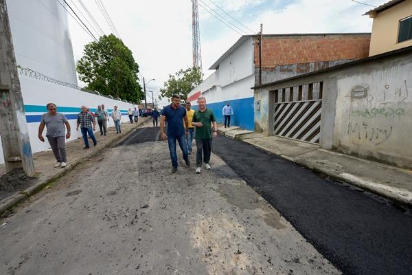 Prefeito de Manaus anuncia mutirão de obras na Colônia Santo Antônio Prefeito de Manaus anuncia mutirão de obras na Colônia Santo Antônio