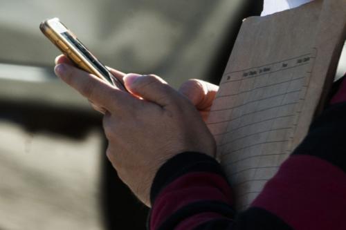 Celulares pré-pagos de 17 estados devem ser recadastrados até segunda (18) Celulares pré-pagos de 17 estados devem ser recadastrados até segunda (18)