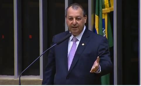 Omar reúne com presidente da Anac sobre voos cancelados em Parintins Omar reúne com presidente da Anac sobre voos cancelados em Parintins