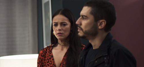 Vivi pode ser a assassina de Camilo, em desfecho de 'A Dona do Pedaço' Vivi pode ser a assassina de Camilo, em desfecho de 'A Dona do Pedaço'