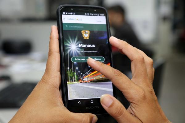 Aplicativo 'Manaus+Luz' atende mais de 23 mil pessoas em um ano Aplicativo 'Manaus+Luz' atende mais de 23 mil pessoas em um ano