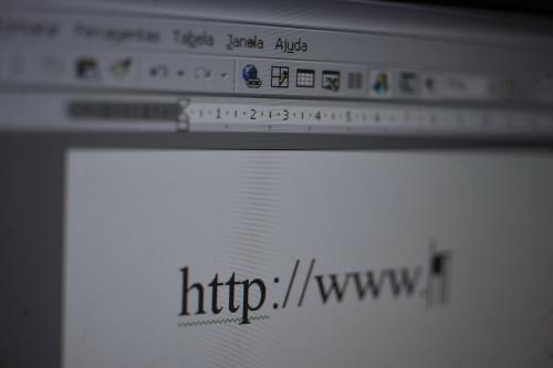 Criador da WWW propõe contrato para 'consertar' internet Criador da WWW propõe contrato para 'consertar' internet