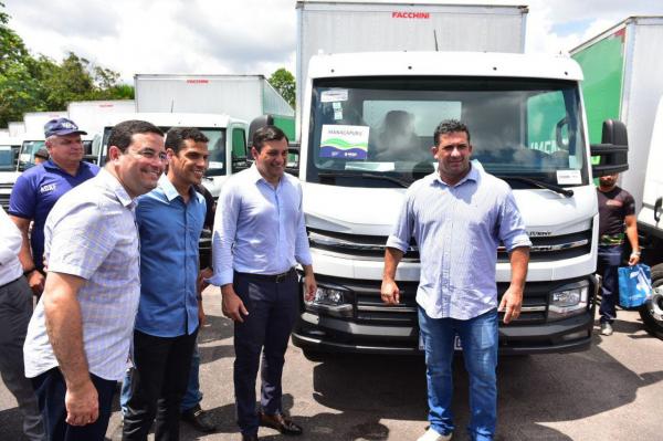 Wilson entrega R$ 5 milhões em equipamentos e veículos o para setor primário do AM Wilson entrega R$ 5 milhões em equipamentos e veículos o para setor primário do AM