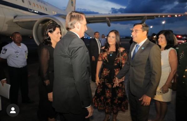 Bolsonaro chega a Manaus para evento da Suframa Bolsonaro chega a Manaus para evento da Suframa